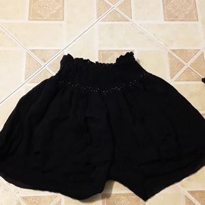 Black loose shorts one size